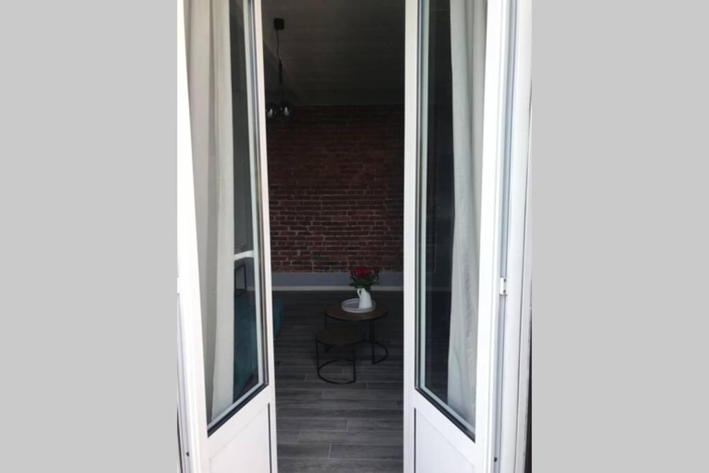 Mazzini Apartment Арона Екстериор снимка