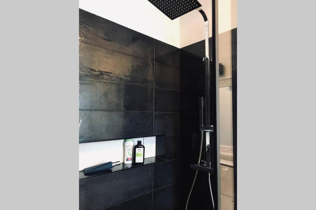 Mazzini Apartment Арона Екстериор снимка