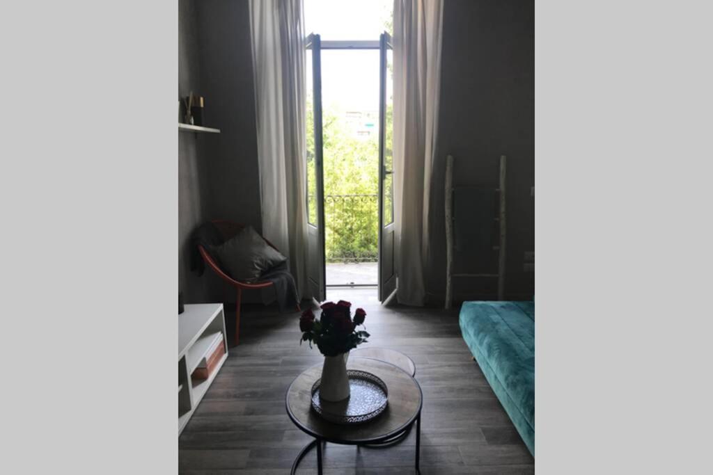 Mazzini Apartment Арона Екстериор снимка