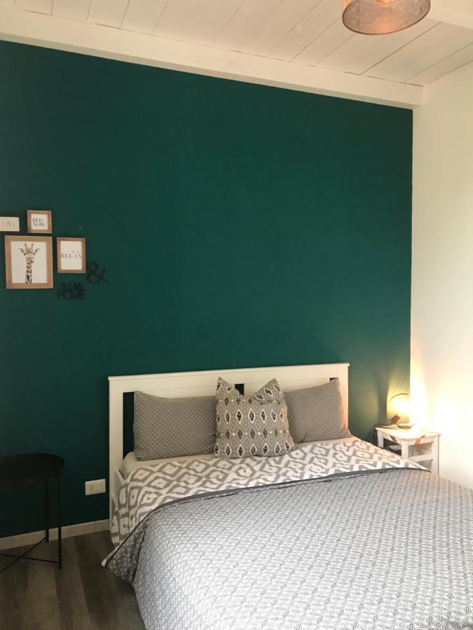 Mazzini Apartment Арона Екстериор снимка